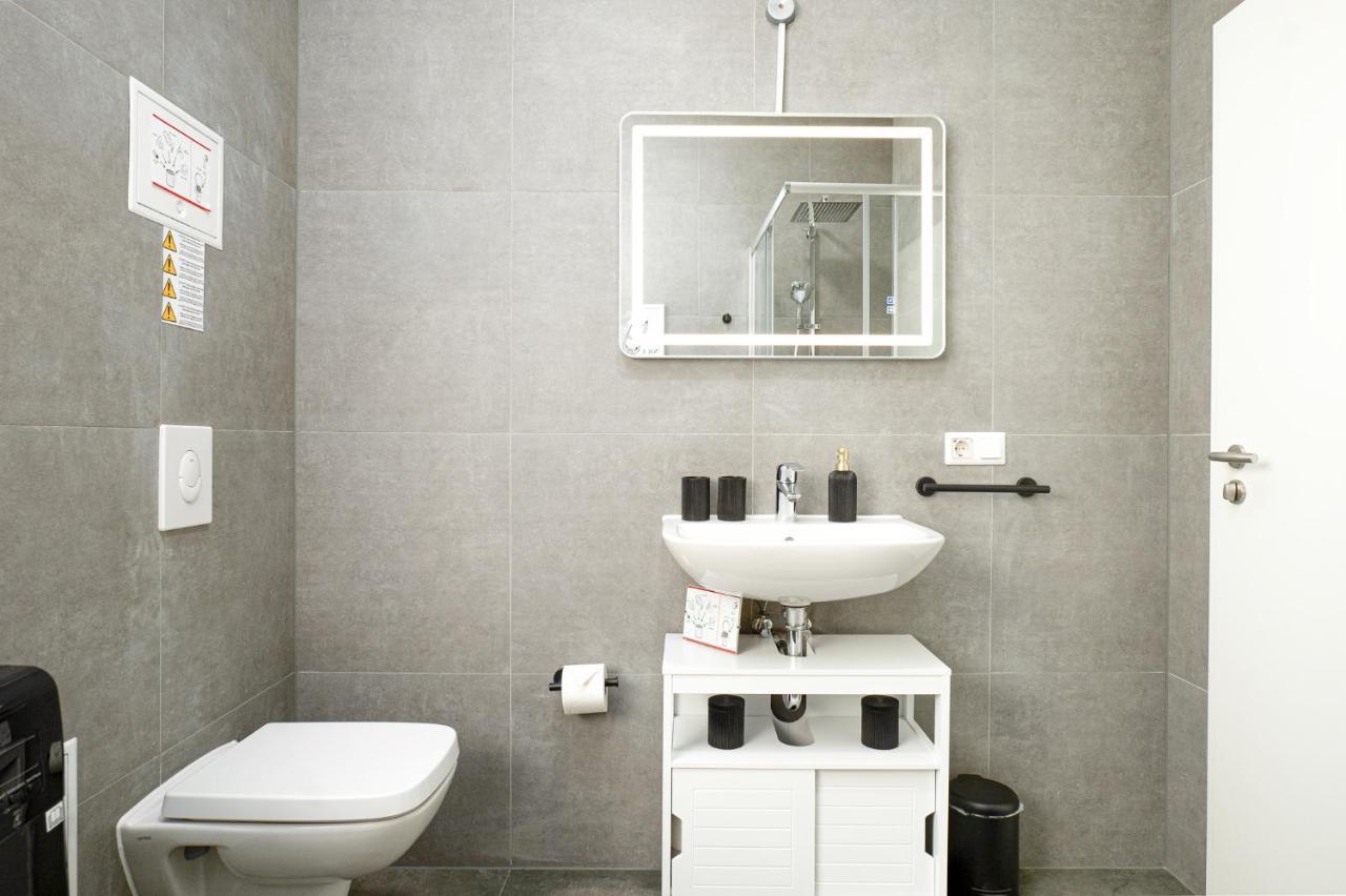 Apartamento Blue Chili 32 - Stadtwohnung Fuer 3 Modern Zentral Karlshorst Wlan *